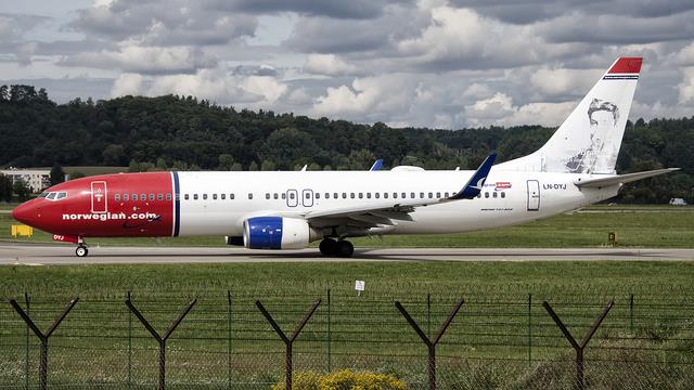LN-DYJ:Boeing 737-800:Norwegian Air Shuttle